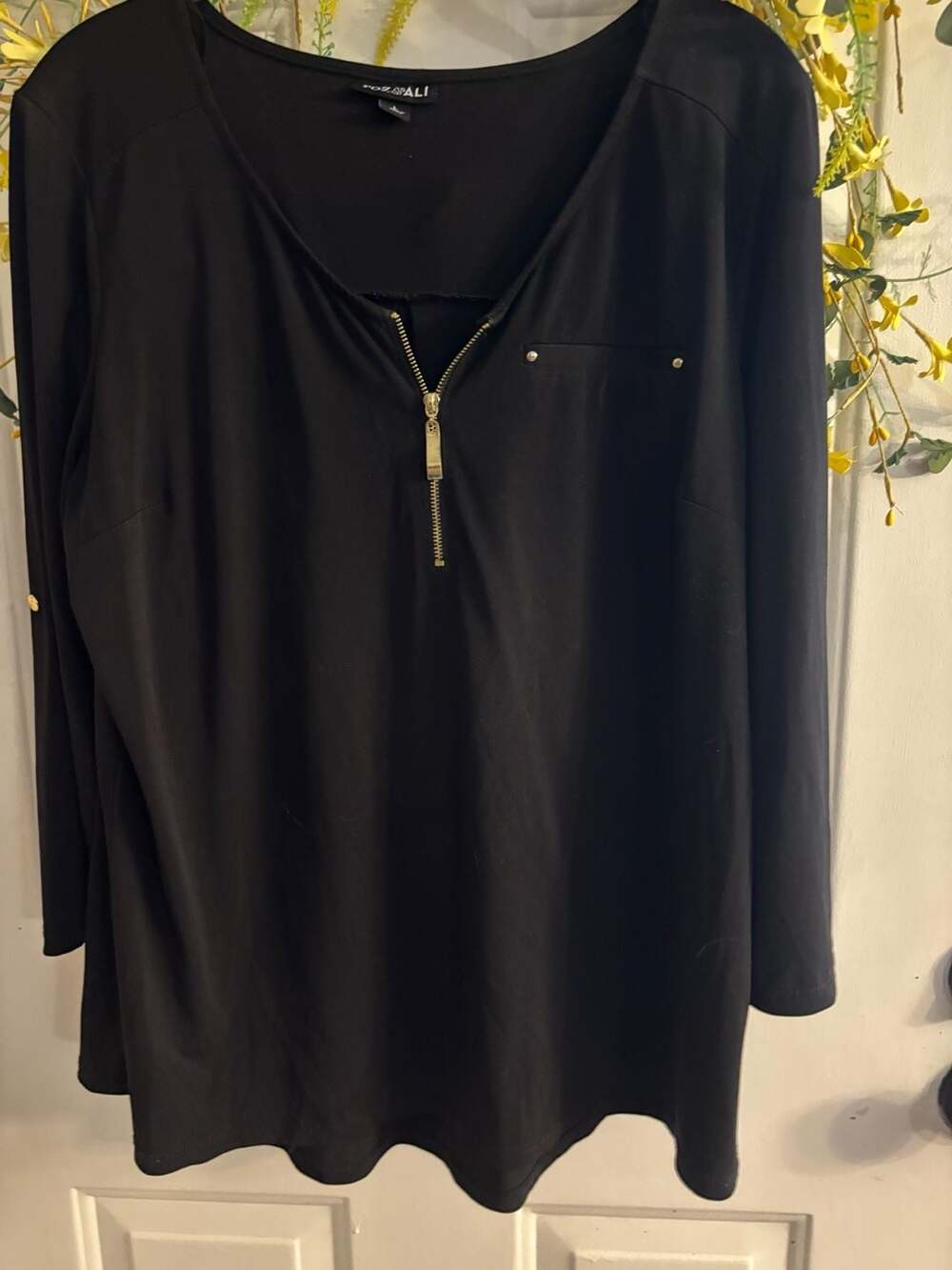 Roz & Ali Women's Black Long Sleeve Zipper-Front Blouse with Gold Accents